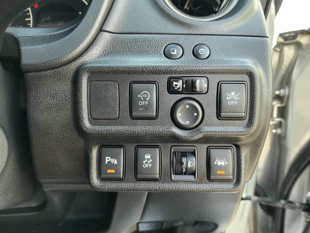 4957517