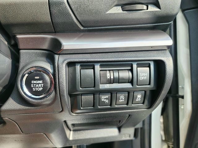 4957717
