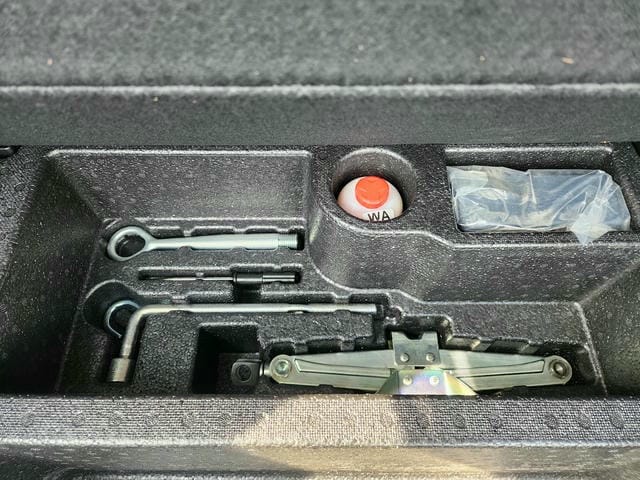 4960713