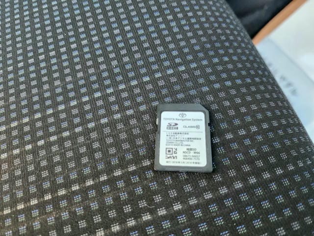 4961929