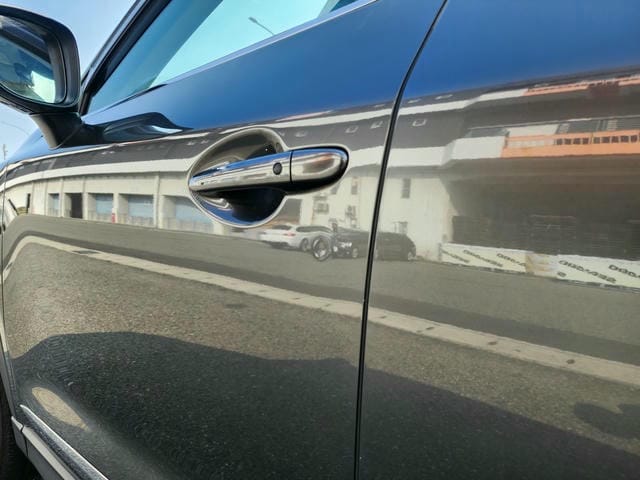 4963130
