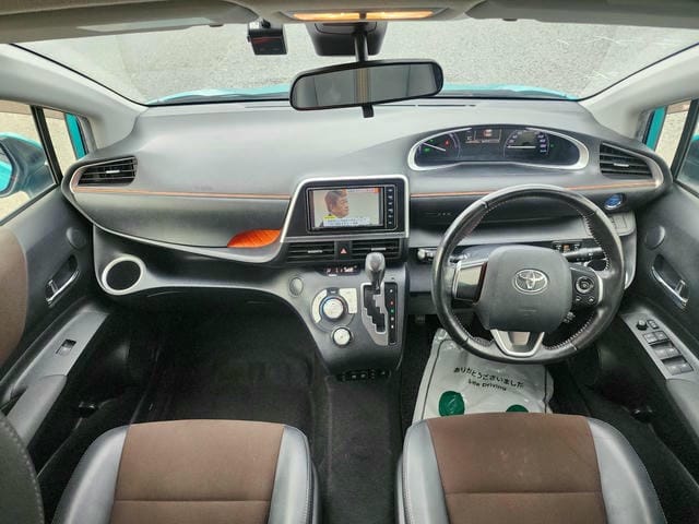 496558