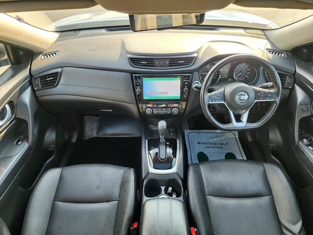 496618