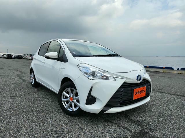 TOYOTA VITZ HYBRID F 2018/9