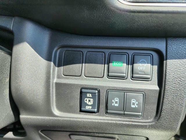 4975318