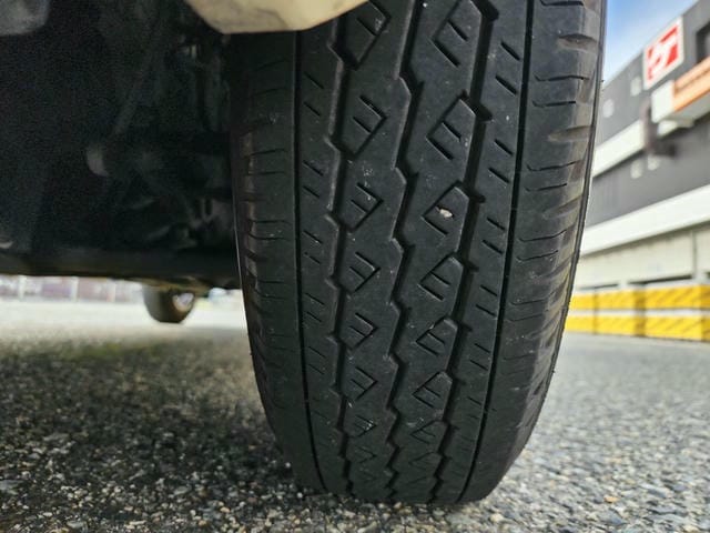 4975823