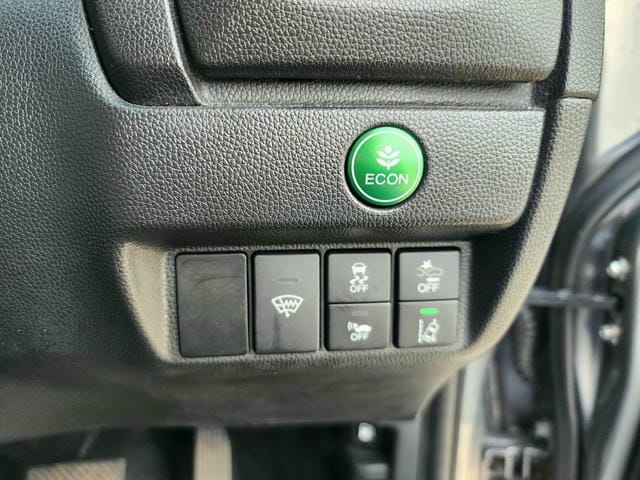 4976121