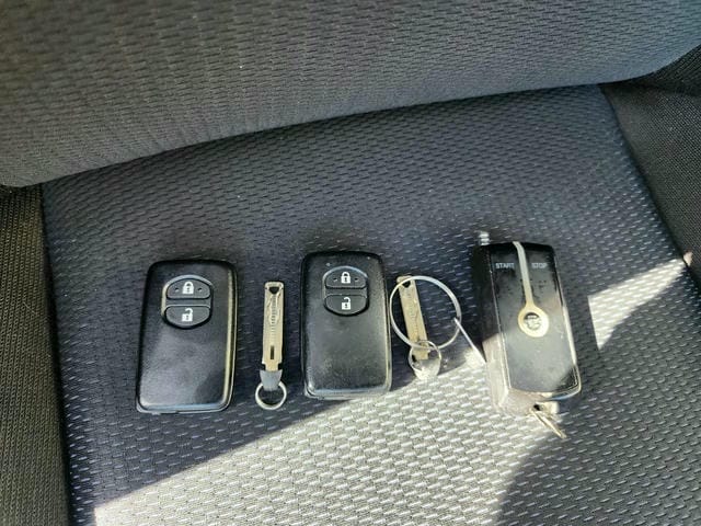 4976317