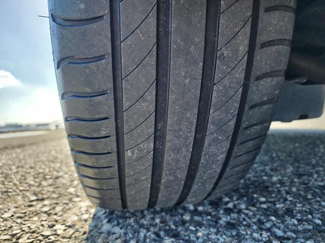 4976726