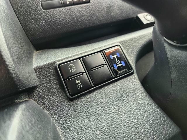 4978318