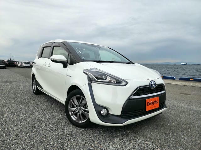 TOYOTA SIENTA HYBRID G CUERO 2018/3