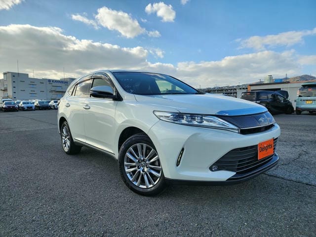 TOYOTA HARRIER PREMIUM 2019/8