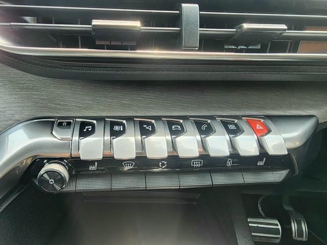 5048610
