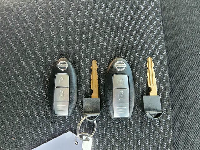 5052117