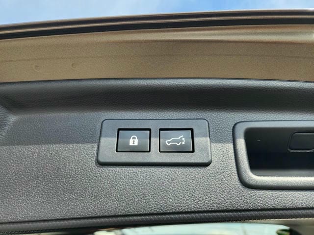 5052216