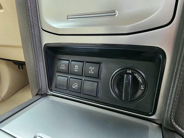 5052821