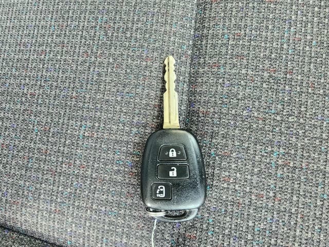 5056818