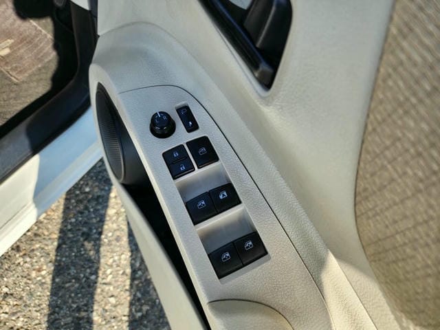 5057316