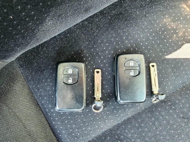 5058818