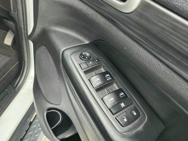 5061015