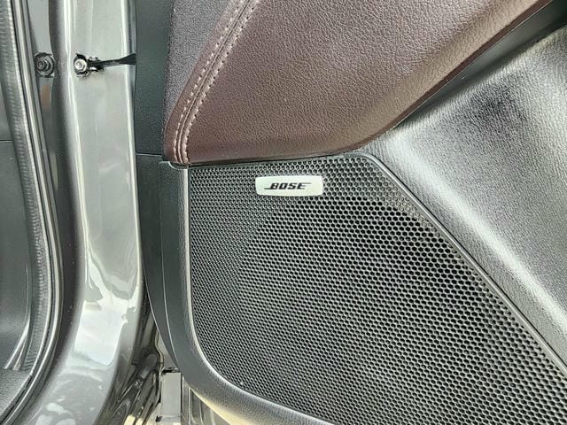 5061929