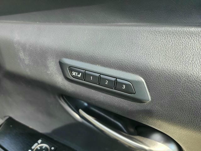 5064717