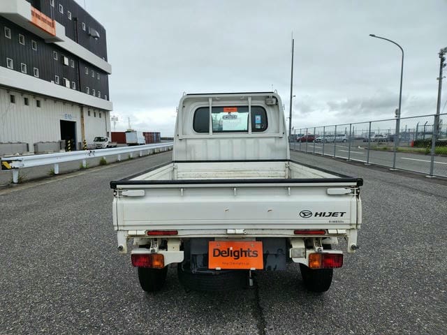 506742