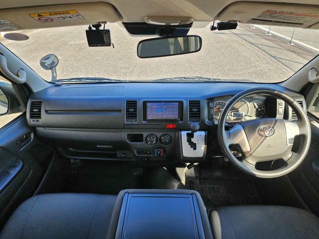 506868