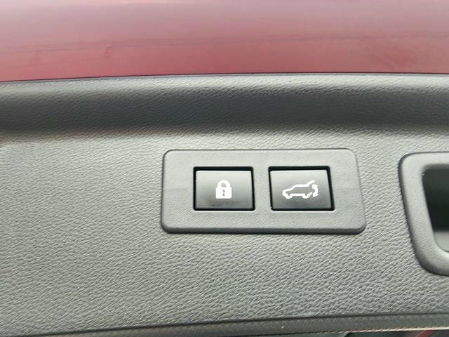 5072617