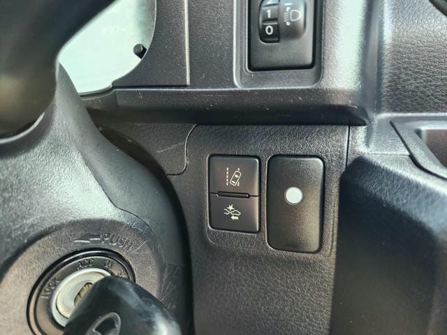 5076617