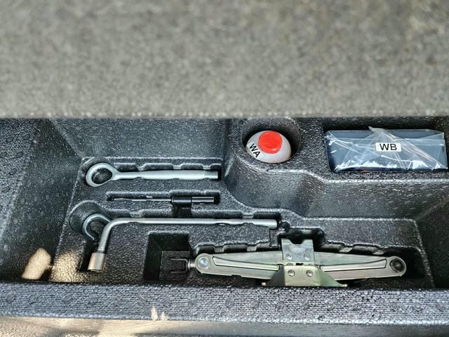 5093713