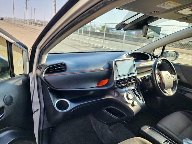 TOYOTA SIENTA HYBRID G 2019/7 photo 9