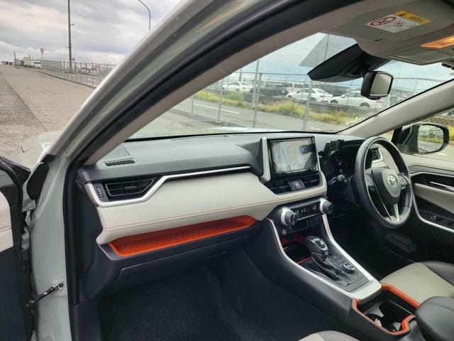 TOYOTA RAV4 ADVENTURE 4WD 2019/10 photo 9