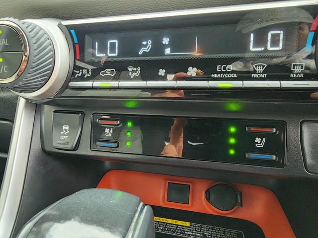 TOYOTA RAV4 ADVENTURE 4WD 2019/10 photo 23