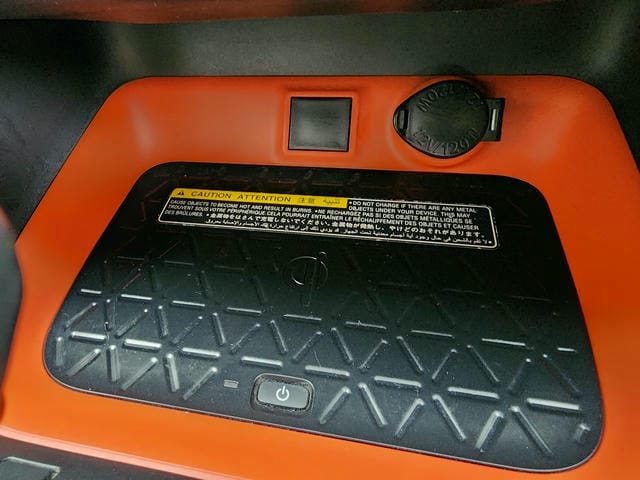 TOYOTA RAV4 ADVENTURE 4WD 2019/10 photo 24