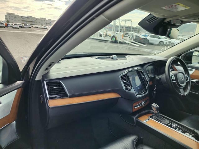 VOLVO XC90 D5 AWD INSCRIPTION 2019/4 photo 9