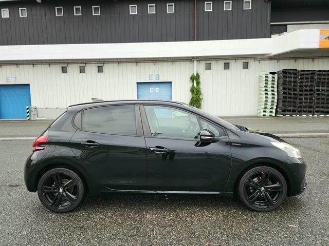 PEUGEOT 208 GT LINE 2019/8 photo 2
