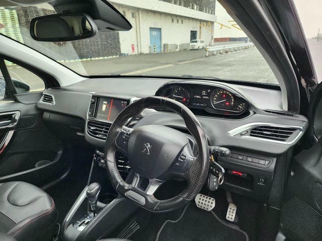 PEUGEOT 208 GT LINE 2019/8 photo 8