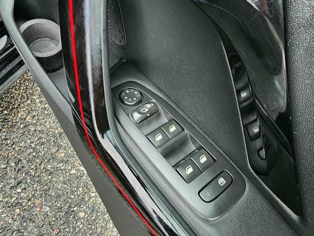 PEUGEOT 208 GT LINE 2019/8 photo 18