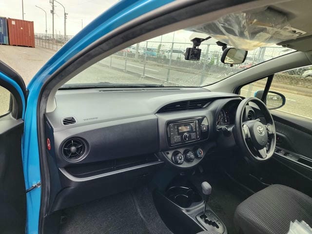 TOYOTA VITZ F SMART STOP PACKAGE 2019/7 photo 9