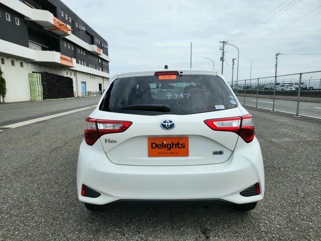 TOYOTA VITZ HYBRID F 2019/6 photo 4
