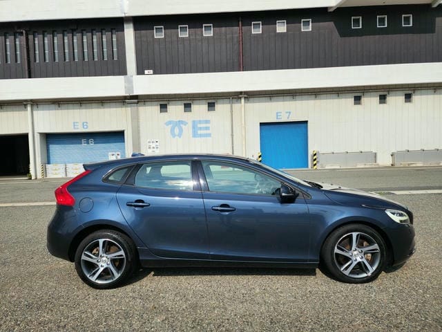 VOLVO V40  2019/1 photo 2