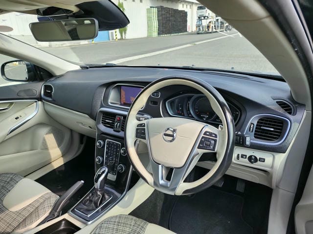 VOLVO V40  2019/1 photo 8