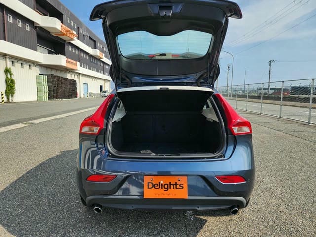 VOLVO V40  2019/1 photo 13