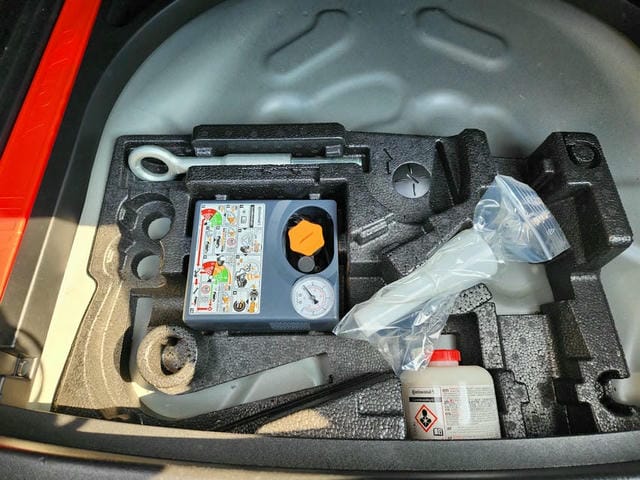 VOLVO V40  2019/1 photo 15