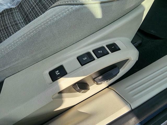 VOLVO V40  2019/1 photo 19
