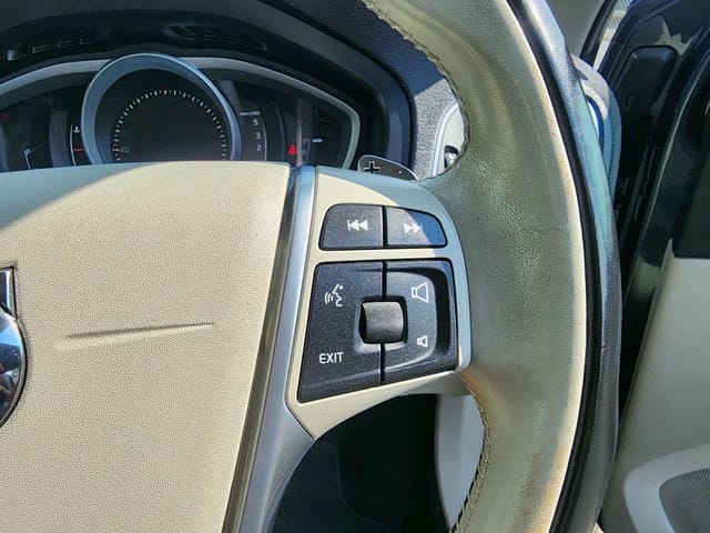VOLVO V40  2019/1 photo 21