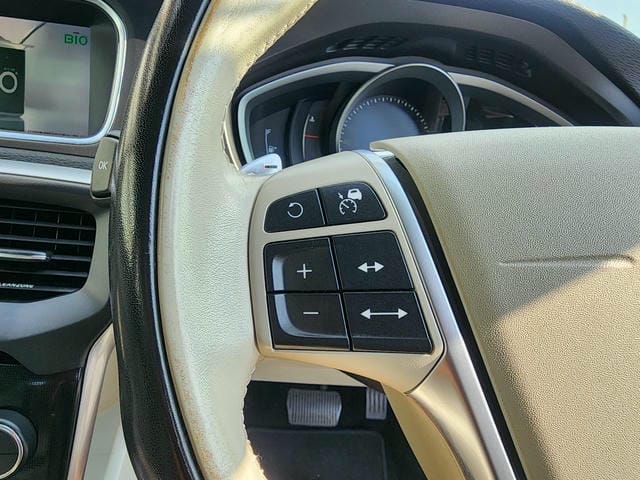 VOLVO V40  2019/1 photo 22