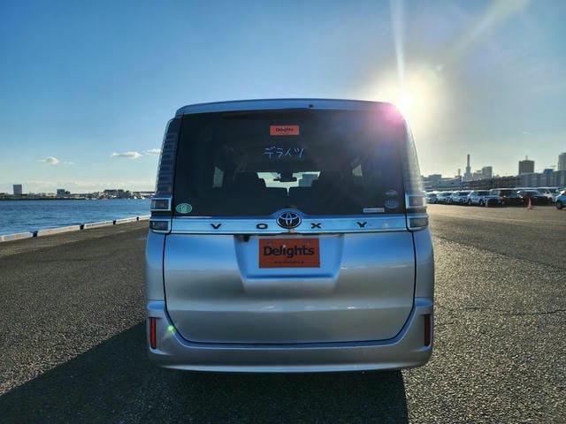 TOYOTA VOXY X 4WD 2019/8 photo 4