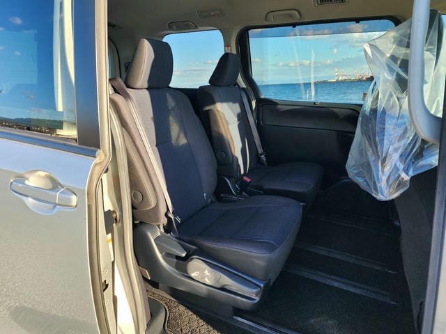 TOYOTA VOXY X 4WD 2019/8 photo 12